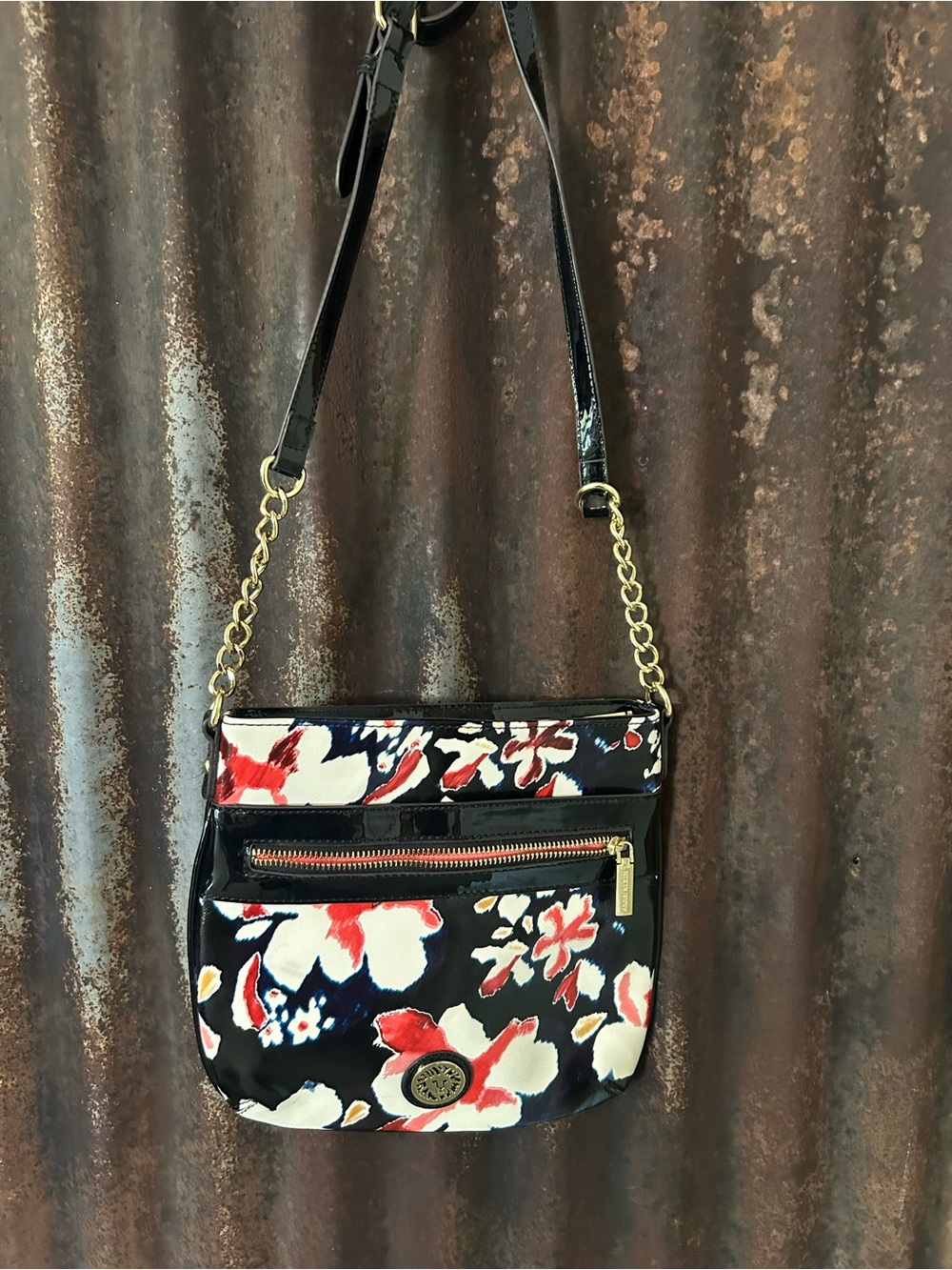 NWOT-ANNE KLEIN Floral Crossbody Gold  Chain